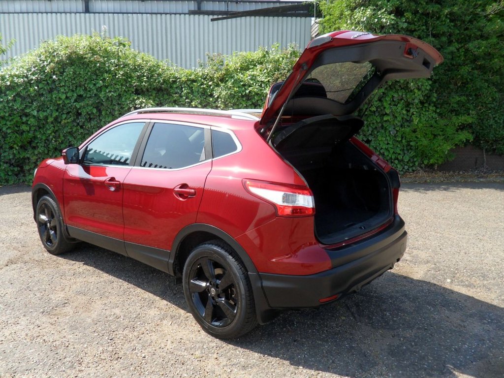 USED 2014 64 NISSAN QASHQAI 1.2 DIG-T n-tec+ SUV 5dr Petrol Manual 2WD Euro 5 (s/s) (115 ps) Pan Roof Sat Nav Privacy 360 Camera