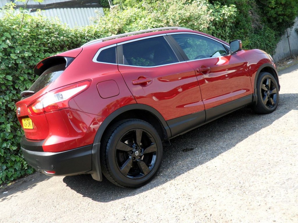 USED 2014 64 NISSAN QASHQAI 1.2 DIG-T n-tec+ SUV 5dr Petrol Manual 2WD Euro 5 (s/s) (115 ps) Pan Roof Sat Nav Privacy 360 Camera