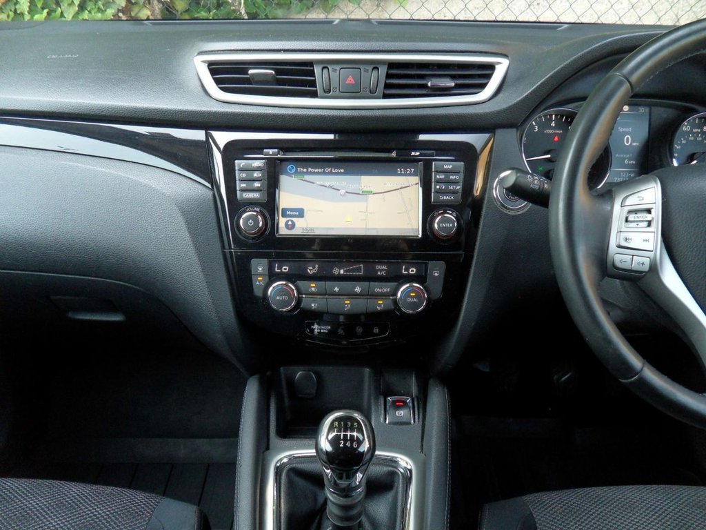 USED 2014 64 NISSAN QASHQAI 1.2 DIG-T n-tec+ SUV 5dr Petrol Manual 2WD Euro 5 (s/s) (115 ps) Pan Roof Sat Nav Privacy 360 Camera