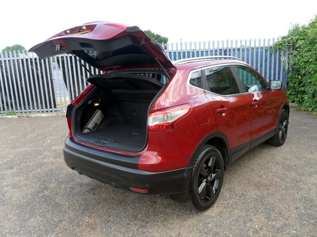 USED 2014 64 NISSAN QASHQAI 1.2 DIG-T n-tec+ SUV 5dr Petrol Manual 2WD Euro 5 (s/s) (115 ps) Pan Roof Sat Nav Privacy 360 Camera