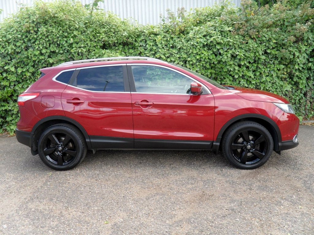 USED 2014 64 NISSAN QASHQAI 1.2 DIG-T n-tec+ SUV 5dr Petrol Manual 2WD Euro 5 (s/s) (115 ps) Pan Roof Sat Nav Privacy 360 Camera