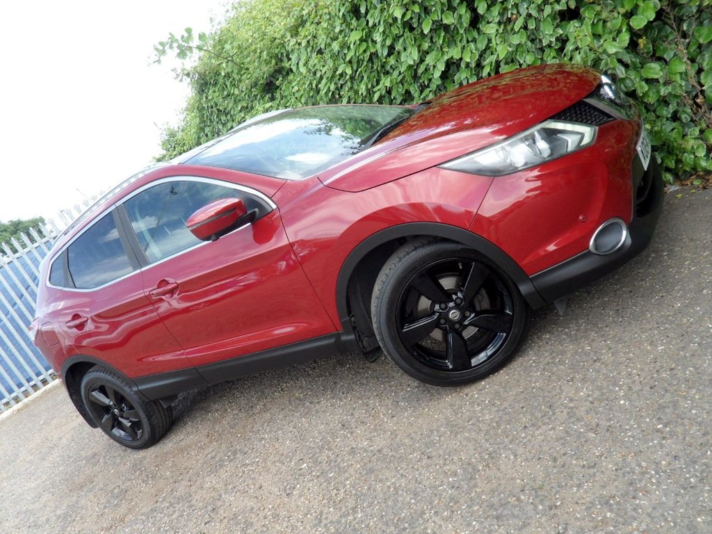 USED 2014 64 NISSAN QASHQAI 1.2 DIG-T n-tec+ SUV 5dr Petrol Manual 2WD Euro 5 (s/s) (115 ps) Pan Roof Sat Nav Privacy 360 Camera