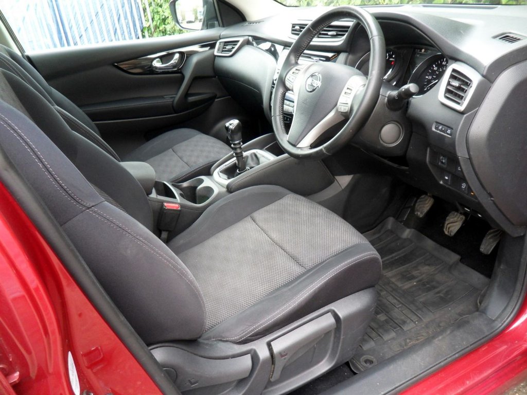 USED 2014 64 NISSAN QASHQAI 1.2 DIG-T n-tec+ SUV 5dr Petrol Manual 2WD Euro 5 (s/s) (115 ps) Pan Roof Sat Nav Privacy 360 Camera