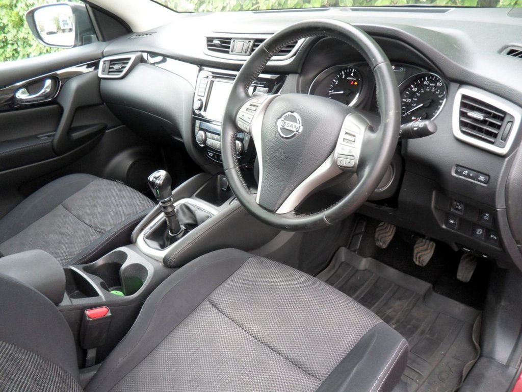 USED 2014 64 NISSAN QASHQAI 1.2 DIG-T n-tec+ SUV 5dr Petrol Manual 2WD Euro 5 (s/s) (115 ps) Pan Roof Sat Nav Privacy 360 Camera
