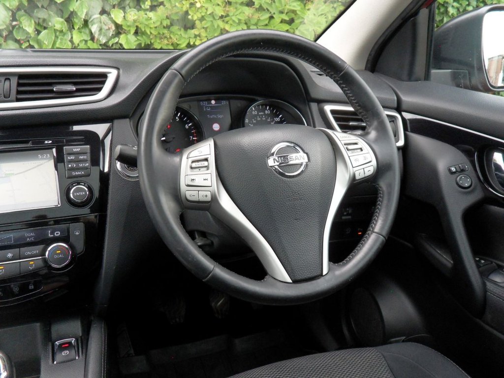 USED 2014 64 NISSAN QASHQAI 1.2 DIG-T n-tec+ SUV 5dr Petrol Manual 2WD Euro 5 (s/s) (115 ps) Pan Roof Sat Nav Privacy 360 Camera