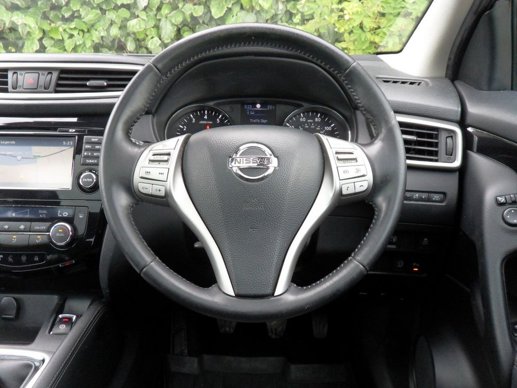 USED 2014 64 NISSAN QASHQAI 1.2 DIG-T n-tec+ SUV 5dr Petrol Manual 2WD Euro 5 (s/s) (115 ps) Pan Roof Sat Nav Privacy 360 Camera
