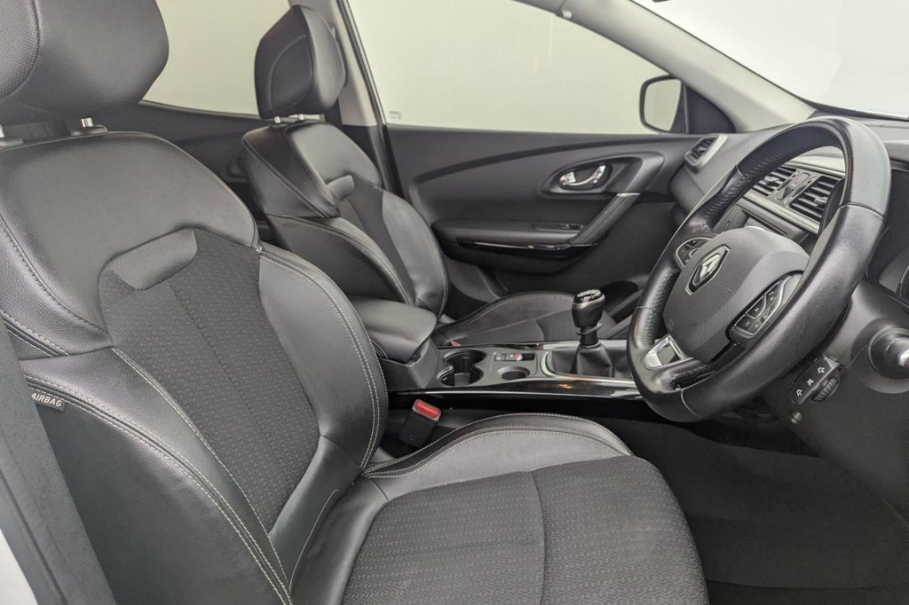USED 2018 68 RENAULT KADJAR 1.3 TCe Dynamique S Nav SUV 5dr Petrol Manual Euro 6 (s/s) (140 ps) Sat Nav, 19" Alloys, Sensors