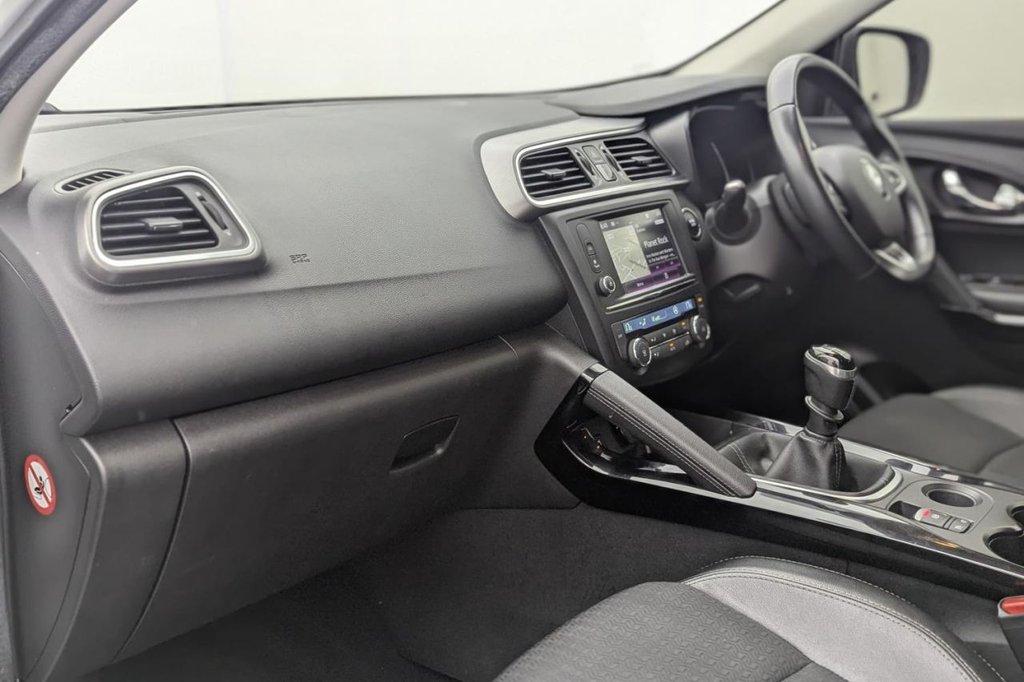 USED 2018 68 RENAULT KADJAR 1.3 TCe Dynamique S Nav SUV 5dr Petrol Manual Euro 6 (s/s) (140 ps) Sat Nav, 19" Alloys, Sensors