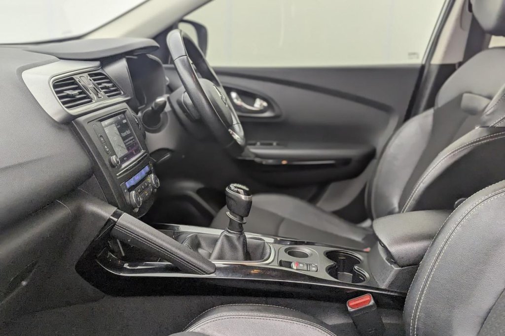 USED 2018 68 RENAULT KADJAR 1.3 TCe Dynamique S Nav SUV 5dr Petrol Manual Euro 6 (s/s) (140 ps) Sat Nav, 19" Alloys, Sensors