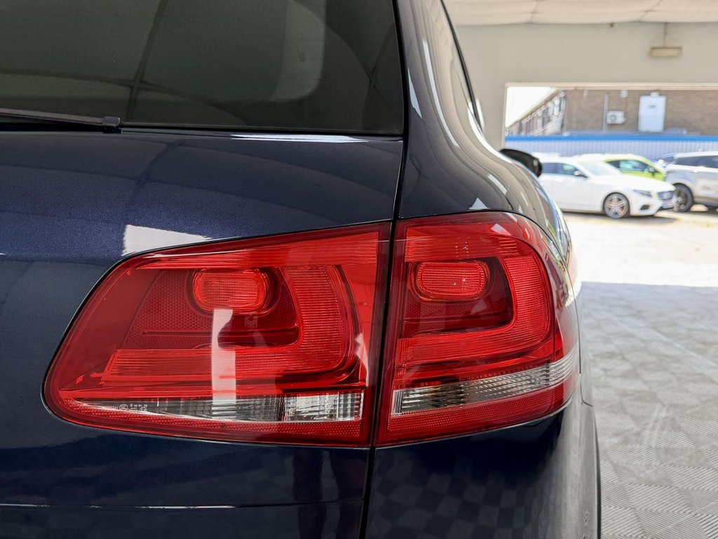 USED 2012 12 VOLKSWAGEN TOUAREG 3.0 TDI V6 BlueMotion Tech SE SUV 5dr Diesel Tiptronic 4WD Euro 5 (s/s) (245 ps) 