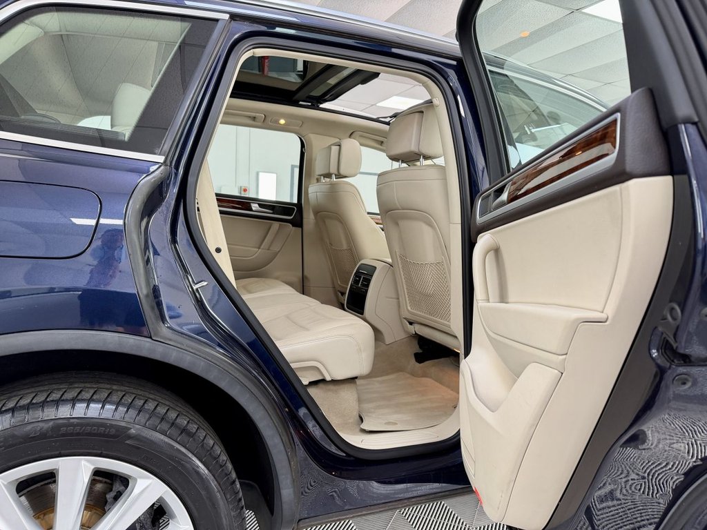 USED 2012 12 VOLKSWAGEN TOUAREG 3.0 TDI V6 BlueMotion Tech SE SUV 5dr Diesel Tiptronic 4WD Euro 5 (s/s) (245 ps) 