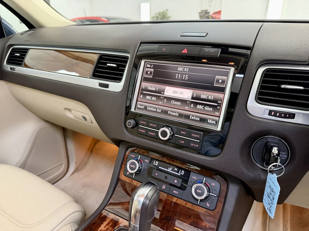 USED 2012 12 VOLKSWAGEN TOUAREG 3.0 TDI V6 BlueMotion Tech SE SUV 5dr Diesel Tiptronic 4WD Euro 5 (s/s) (245 ps) 
