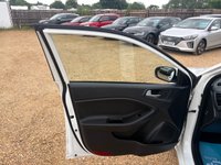USED 2019 19 HYUNDAI I20 1.2 S Connect Hatchback 5dr Petrol Manual Euro 6 (s/s) (75 ps) Mot 12th May 2027, + Full Service History, 7 Stamps, + 2 Owners From New, + 3 Months Warranty, + ULEZ compliant, + Rear camera, + DAB radio, + USB/aux, + Bluetooth, + Apple carplay/Android auto, + Air con, + Auto lights, + Front electric windows & mirrors, + Isofix