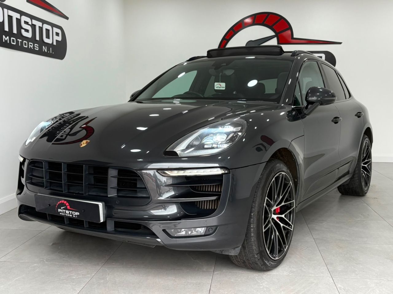 2016 PORSCHE MACAN 3.0T V6 GTS SUV 5dr Petrol PDK 4WD Euro 6 (s/s) (360 ps) - vehicle photo 2 for sale on PureCar