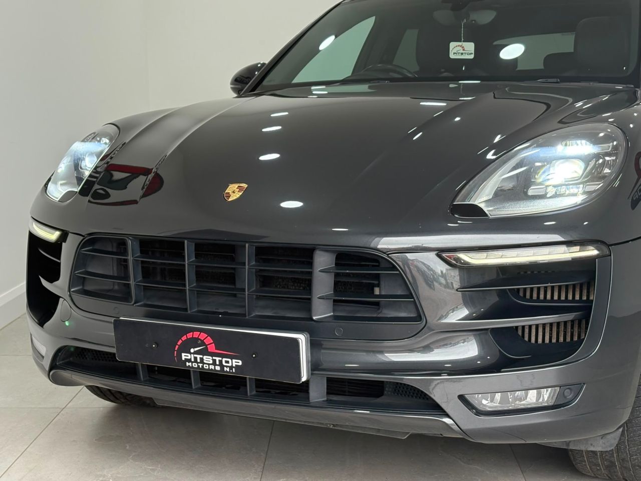 2016 PORSCHE MACAN 3.0T V6 GTS SUV 5dr Petrol PDK 4WD Euro 6 (s/s) (360 ps) - vehicle photo 4 for sale on PureCar