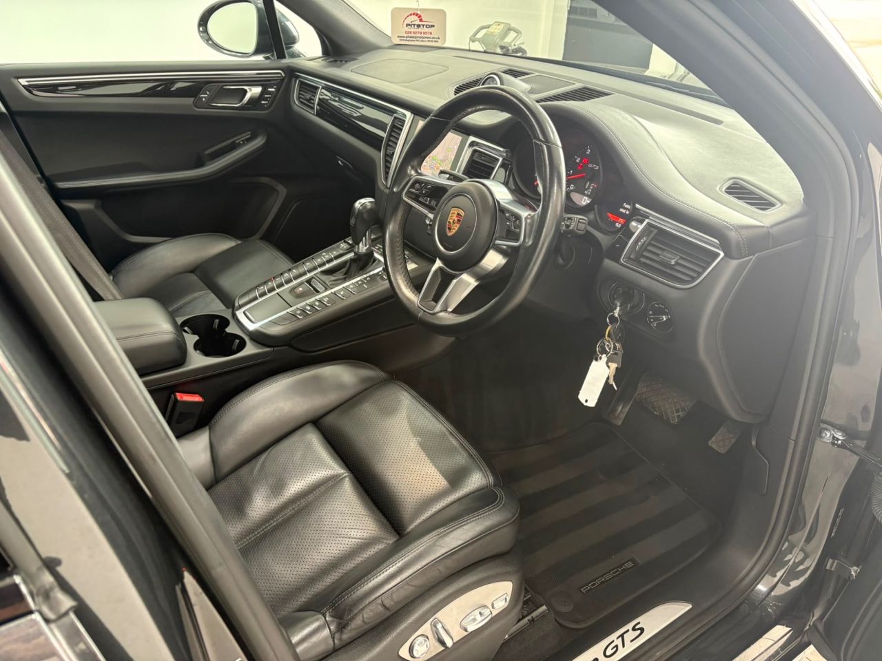 2016 PORSCHE MACAN 3.0T V6 GTS SUV 5dr Petrol PDK 4WD Euro 6 (s/s) (360 ps) - vehicle photo 25 for sale on PureCar