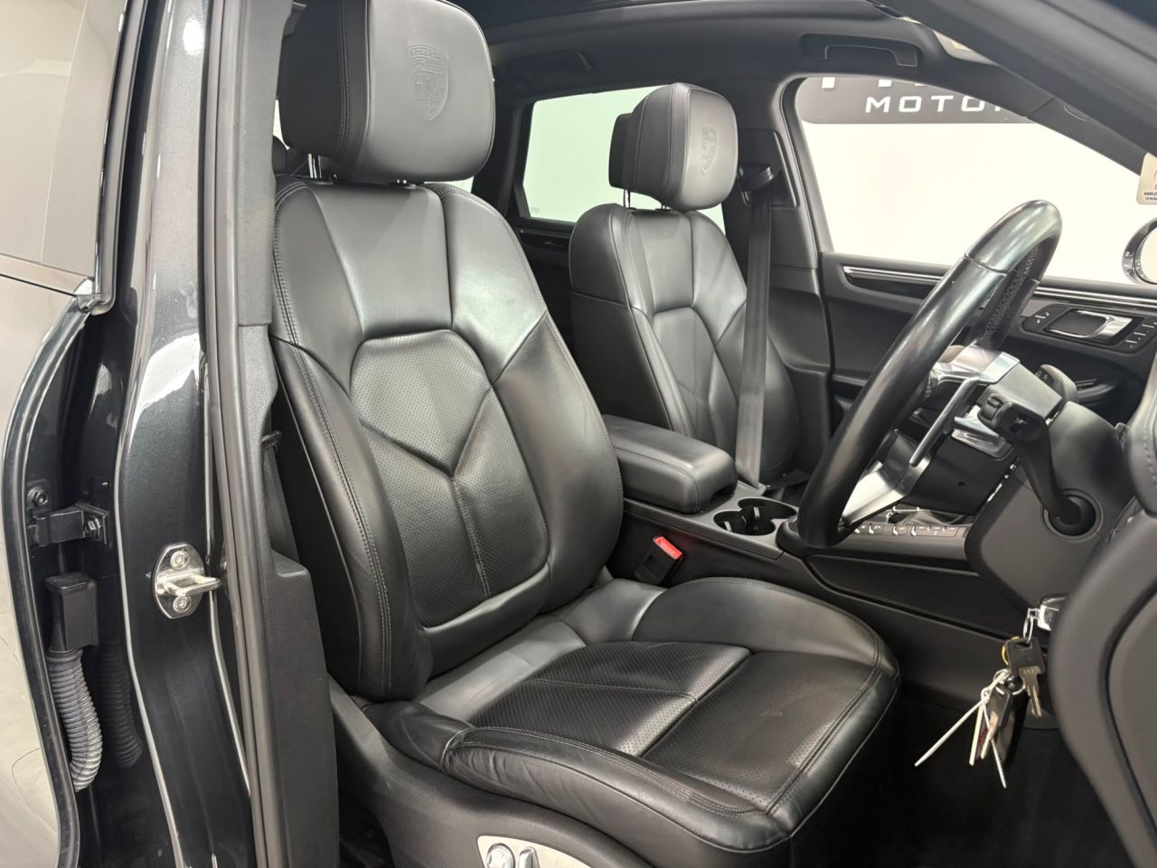 2016 PORSCHE MACAN 3.0T V6 GTS SUV 5dr Petrol PDK 4WD Euro 6 (s/s) (360 ps) - vehicle photo 28 for sale on PureCar