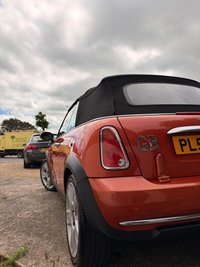 USED 2004 54 MINI CONVERTIBLE 1.6 Cooper Convertible 2dr Petrol Manual Euro 3 (115 ps) Fun, economical and perfect for sunny days.