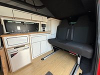 USED 2018 18 VOLKSWAGEN TRANSPORTER 2.0 TDI T32 BlueMotion Tech Highline Kombi Double Cab 5dr Diesel DSG FWD SWB Euro 6 (s/s) (150 ps) 