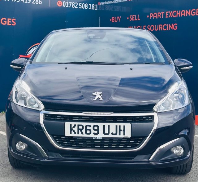 View our PEUGEOT 208