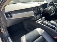 USED 2017 67 VOLVO V90 2.0 D5 PowerPulse Momentum Estate 5dr Diesel Auto AWD Euro 6 (s/s) (235 ps) - FSH - SAT NAV - HEATED LEATHER - BLUETOOTH - P/SENSORS - CRUISE - DAB RADIO