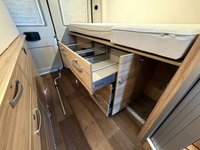 USED 2018 18 HYMER YOSEMITE POPTOP 4 BERTH - 4 BELT 