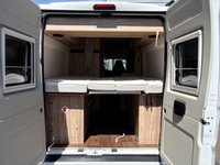 USED 2018 18 HYMER YOSEMITE POPTOP 4 BERTH - 4 BELT 