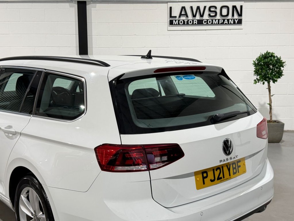 USED 2021 21 VOLKSWAGEN PASSAT 2.0 TDI EVO SE Nav Estate 5dr Diesel DSG Euro 6 (s/s) (150 ps) 