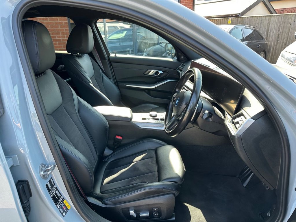 USED 2023 72 BMW 3 SERIES 2.0 330e 12kWh M Sport Saloon 4dr Petrol Plug-in Hybrid Auto Euro 6 (s/s) (292 ps) FULL S/H Huge Spec Great Condition
