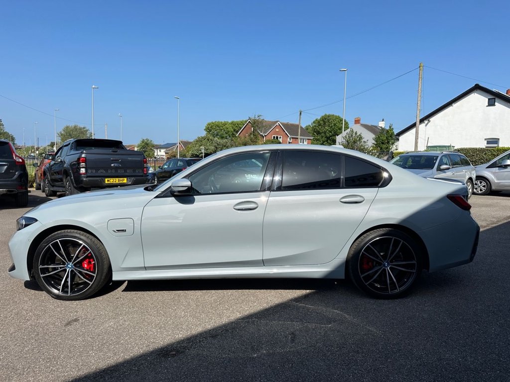USED 2023 72 BMW 3 SERIES 2.0 330e 12kWh M Sport Saloon 4dr Petrol Plug-in Hybrid Auto Euro 6 (s/s) (292 ps) FULL S/H Huge Spec Great Condition