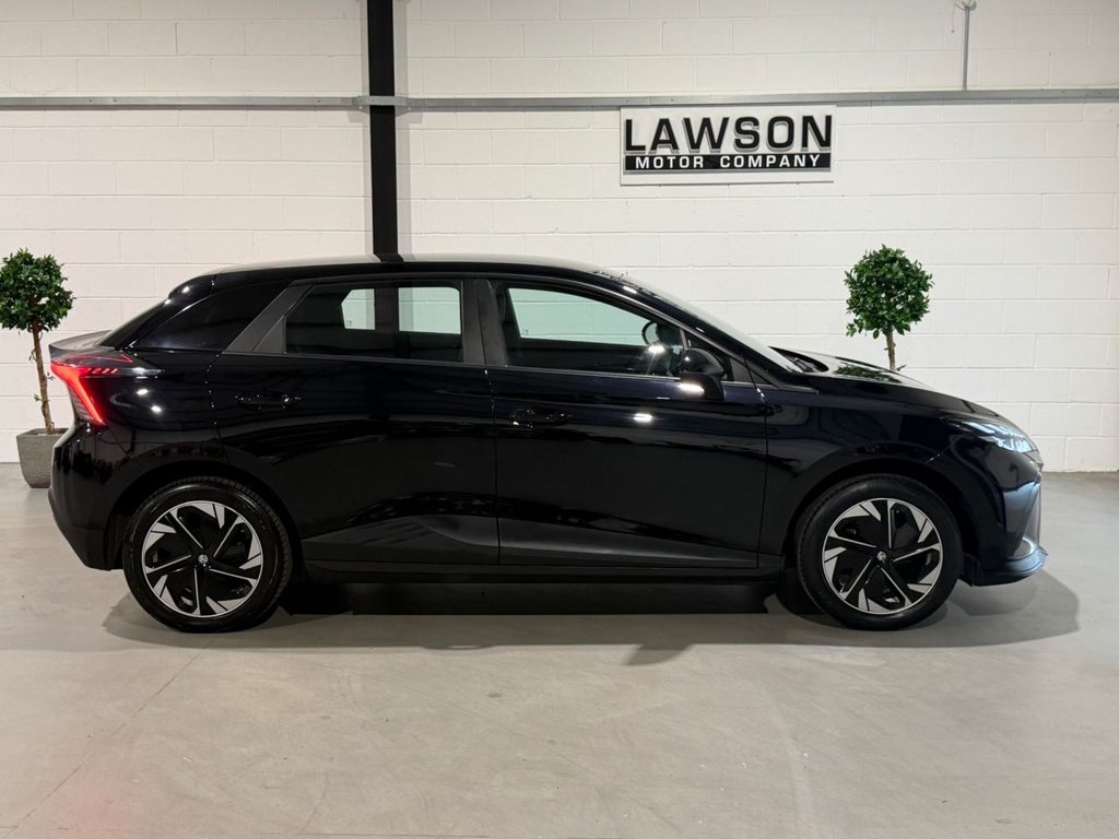 USED 2023 23 MG Mg4 64kWh SE Long Range Hatchback 5dr Electric Auto (203 ps) 