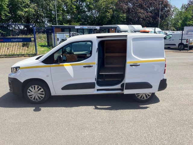 View our PEUGEOT PARTNER