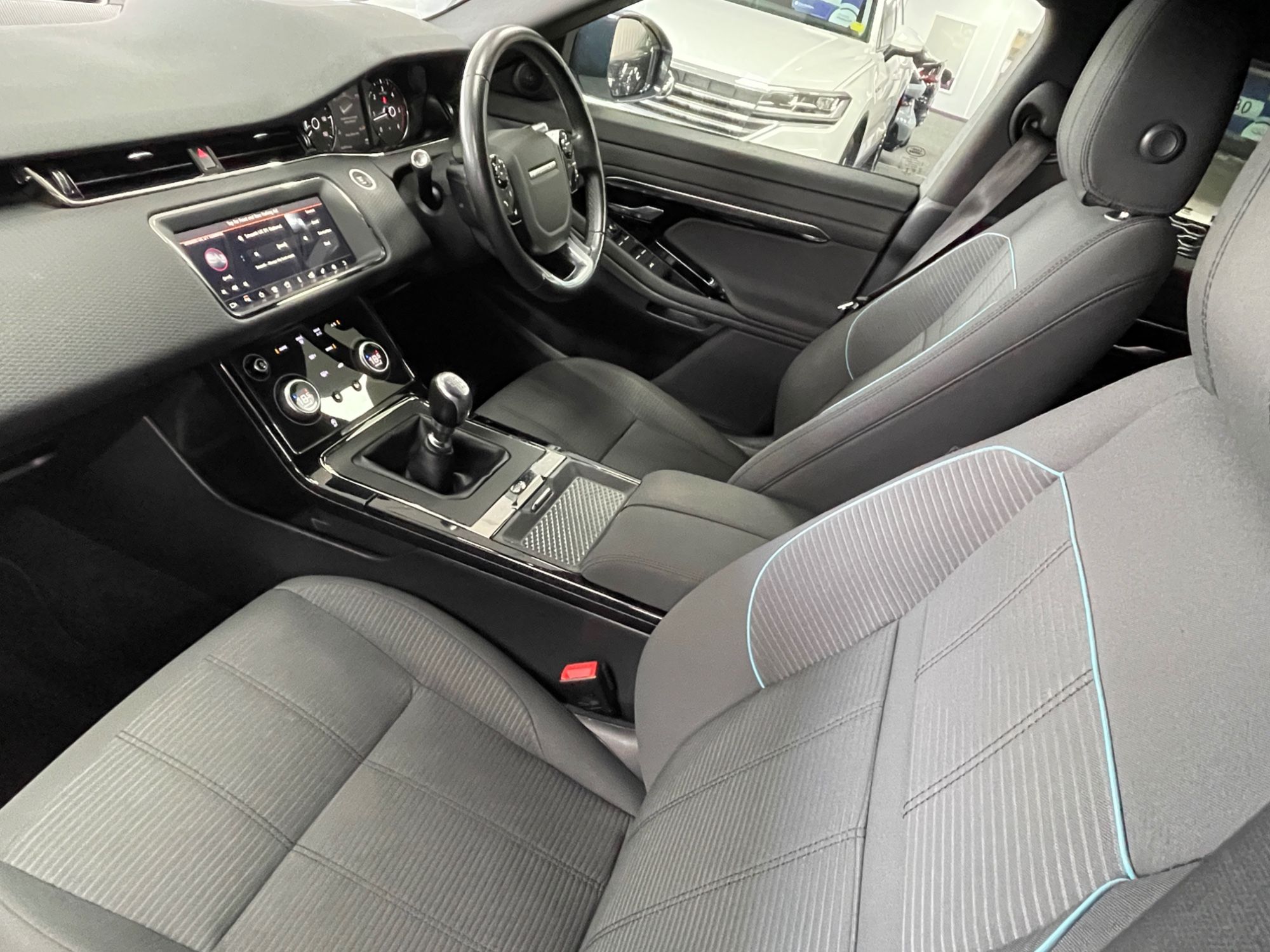 USED 2019 69 LAND ROVER RANGE ROVER EVOQUE 2.0 D150 R-Dynamic SUV 5dr Diesel Manual FWD Euro 6 (s/s) (150 ps) 