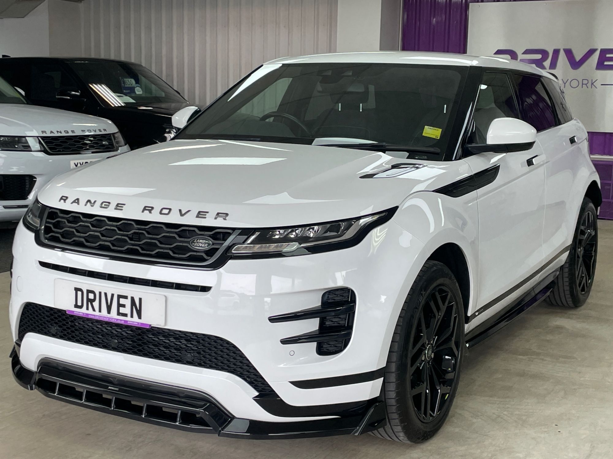 USED 2019 69 LAND ROVER RANGE ROVER EVOQUE 2.0 D150 R-Dynamic SUV 5dr Diesel Manual FWD Euro 6 (s/s) (150 ps) 