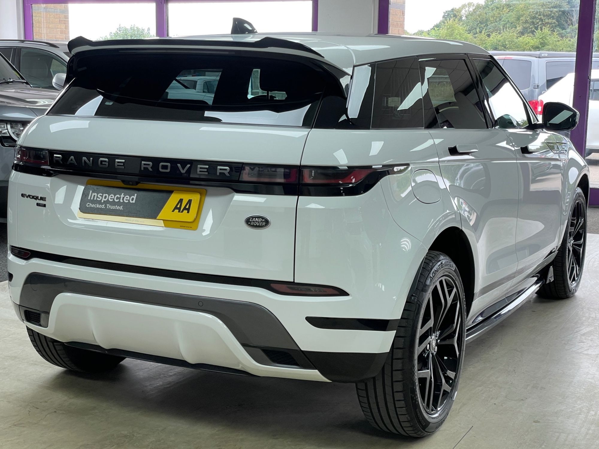 USED 2019 69 LAND ROVER RANGE ROVER EVOQUE 2.0 D150 R-Dynamic SUV 5dr Diesel Manual FWD Euro 6 (s/s) (150 ps) 