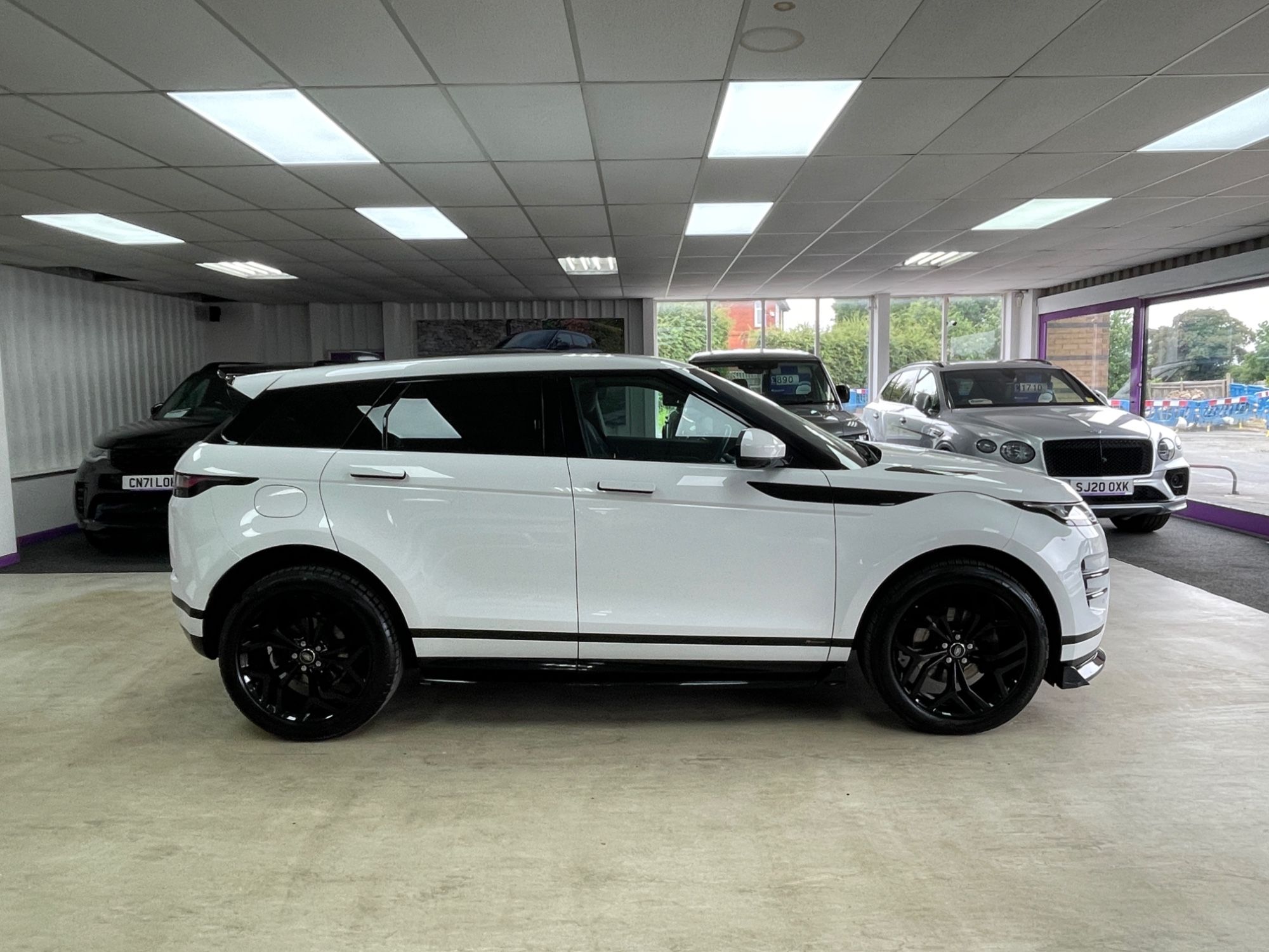 USED 2019 69 LAND ROVER RANGE ROVER EVOQUE 2.0 D150 R-Dynamic SUV 5dr Diesel Manual FWD Euro 6 (s/s) (150 ps) 