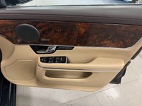 USED 2013 63 JAGUAR XJ 3.0d V6 Premium Luxury Saloon 4dr Diesel Auto Euro 5 (s/s) (275 ps) ****LOW MILEAGE****