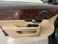 USED 2013 63 JAGUAR XJ 3.0d V6 Premium Luxury Saloon 4dr Diesel Auto Euro 5 (s/s) (275 ps) ****LOW MILEAGE****