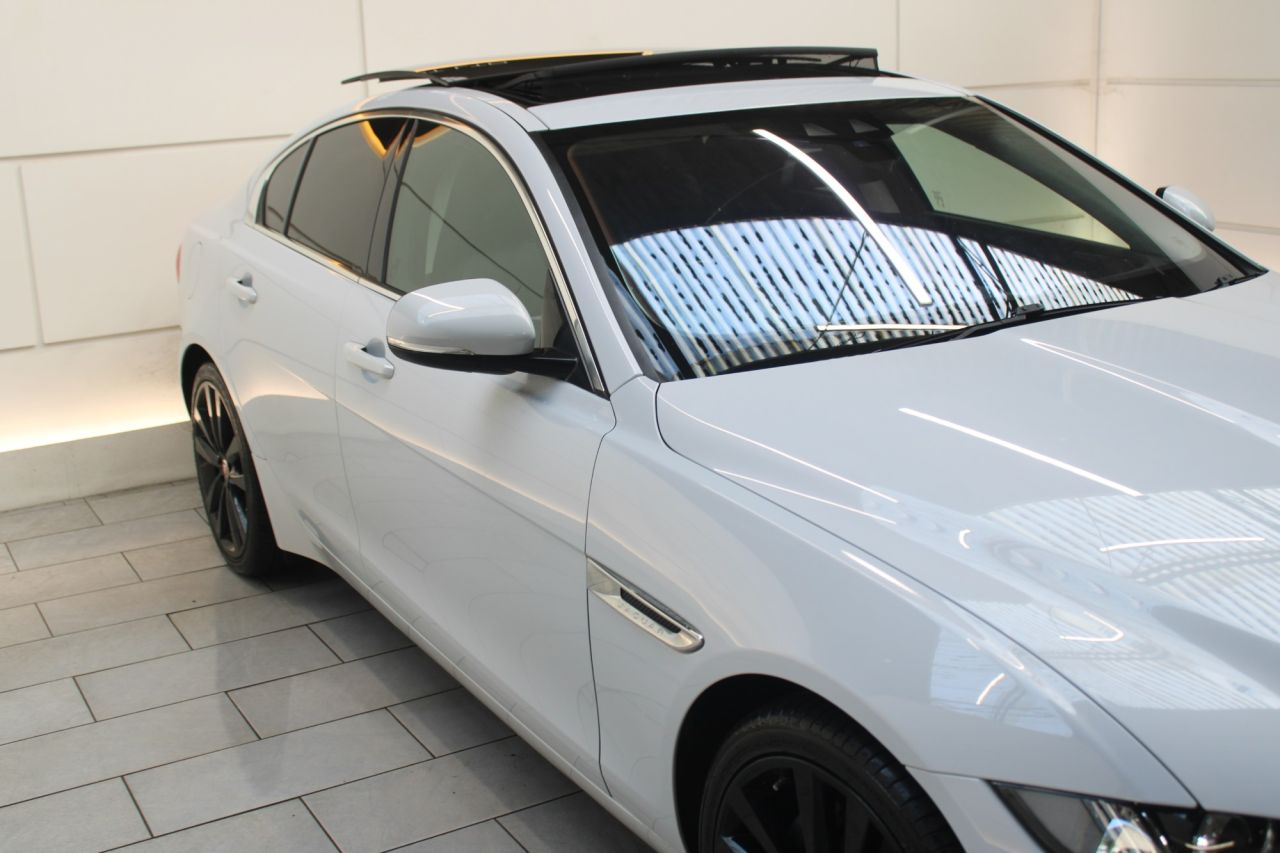Jaguar XE 2.0d Portfolio Saloon 4dr Diesel Auto Euro 6 (s/S) (180 Ps ...