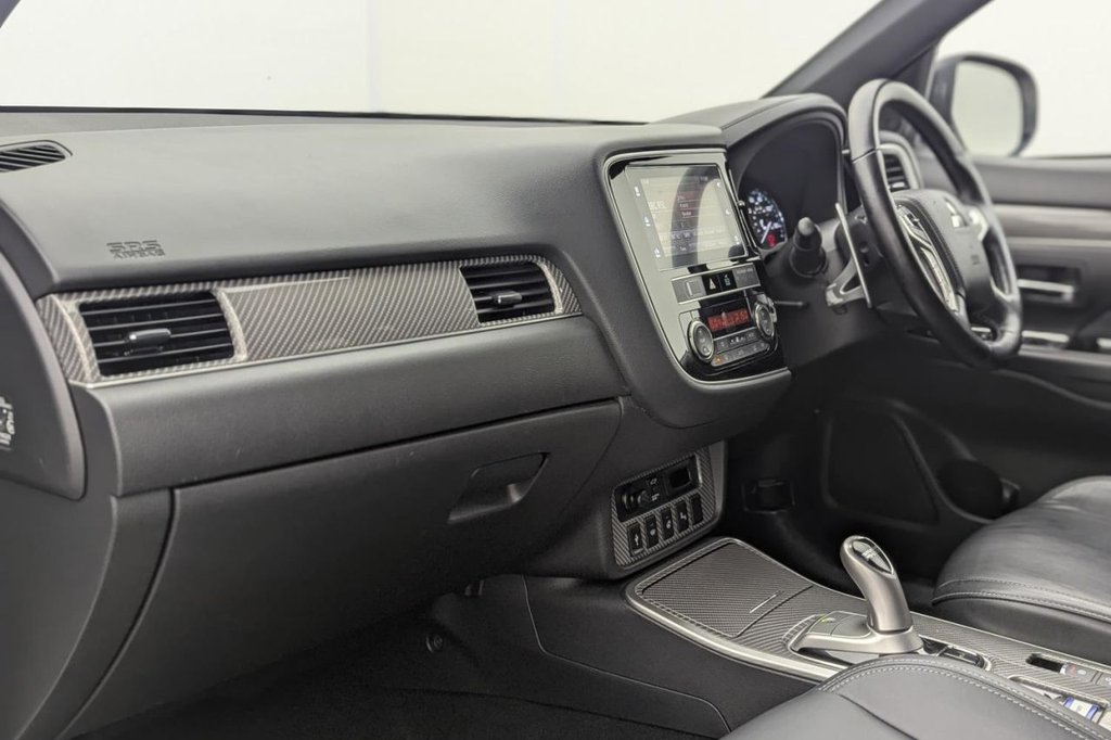 USED 2020 69 MITSUBISHI OUTLANDER 2.4h TwinMotor 13.8kWh 4h SUV 5dr Petrol Plug-in Hybrid CVT 4WD Euro 6 (s/s) (209 ps) 4X4, Camera, Keyless