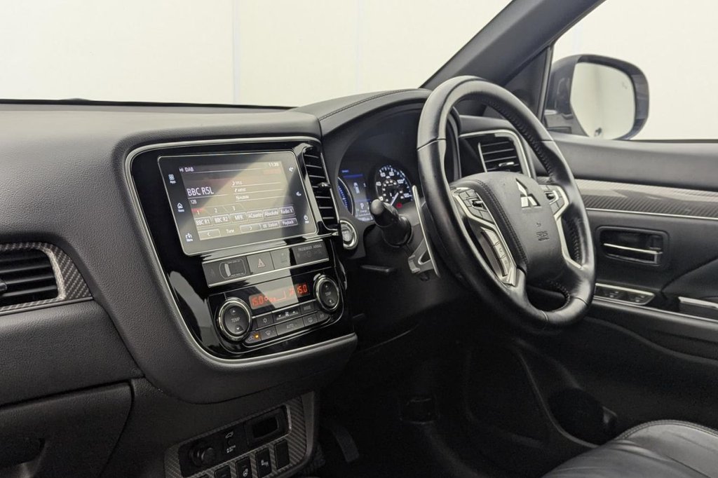USED 2020 69 MITSUBISHI OUTLANDER 2.4h TwinMotor 13.8kWh 4h SUV 5dr Petrol Plug-in Hybrid CVT 4WD Euro 6 (s/s) (209 ps) 4X4, Camera, Keyless