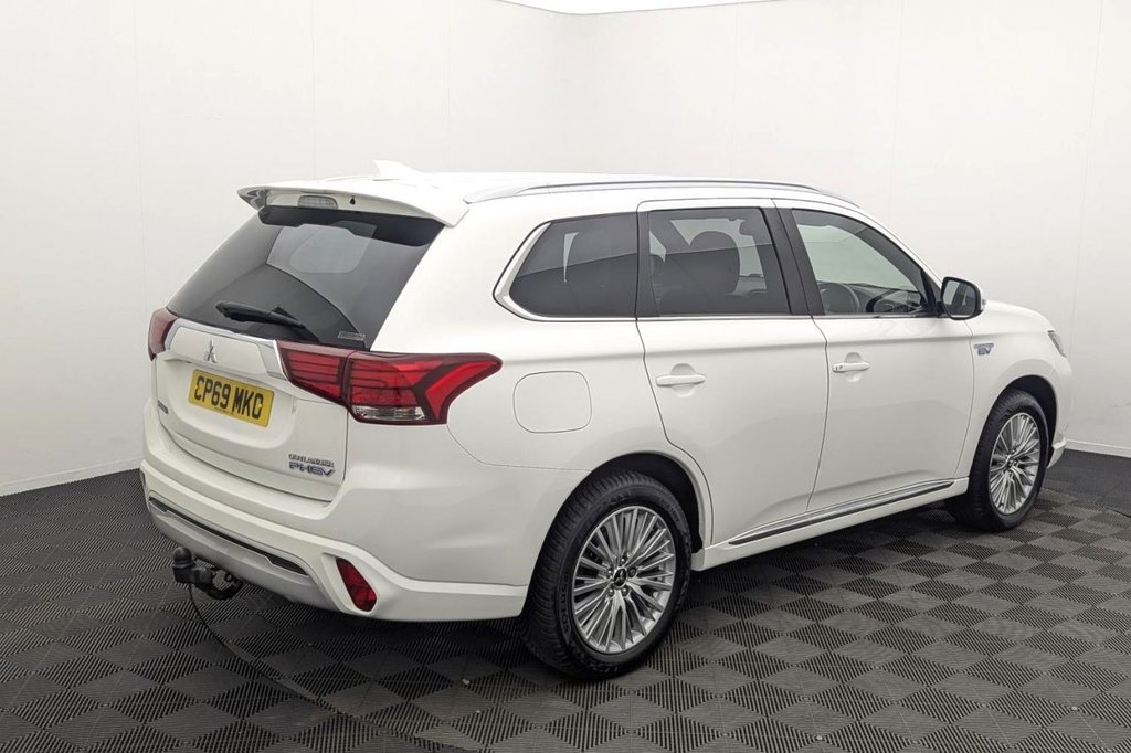USED 2020 69 MITSUBISHI OUTLANDER 2.4h TwinMotor 13.8kWh 4h SUV 5dr Petrol Plug-in Hybrid CVT 4WD Euro 6 (s/s) (209 ps) 4X4, Camera, Keyless