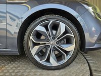 USED 2018 18 RENAULT MEGANE 1.6 dCi Signature Nav Sport Tourer 5dr Diesel Manual Euro 6 (s/s) (130 ps) 