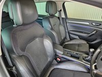 USED 2018 18 RENAULT MEGANE 1.6 dCi Signature Nav Sport Tourer 5dr Diesel Manual Euro 6 (s/s) (130 ps) 