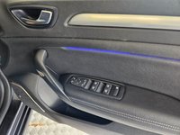 USED 2018 18 RENAULT MEGANE 1.6 dCi Signature Nav Sport Tourer 5dr Diesel Manual Euro 6 (s/s) (130 ps) 