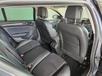 USED 2018 18 RENAULT MEGANE 1.6 dCi Signature Nav Sport Tourer 5dr Diesel Manual Euro 6 (s/s) (130 ps) 