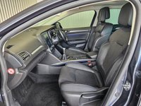 USED 2018 18 RENAULT MEGANE 1.6 dCi Signature Nav Sport Tourer 5dr Diesel Manual Euro 6 (s/s) (130 ps) 