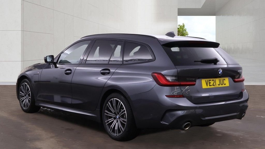 USED 2021 21 BMW 3 SERIES 2.0 330e 12kWh M Sport Touring 5dr Petrol Plug-in Hybrid Auto Euro 6 (s/s) (292 ps) FULL DEALER SERVICE HISTORY