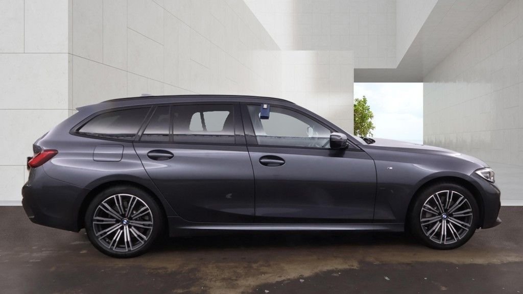 USED 2021 21 BMW 3 SERIES 2.0 330e 12kWh M Sport Touring 5dr Petrol Plug-in Hybrid Auto Euro 6 (s/s) (292 ps) FULL DEALER SERVICE HISTORY