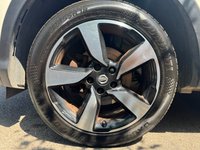 USED 2017 17 NISSAN QASHQAI 1.2 DIG-T N-Vision SUV 5dr Petrol Manual 2WD Euro 6 (s/s) (115 ps) PANORAMIC ROOF & SAT NAV